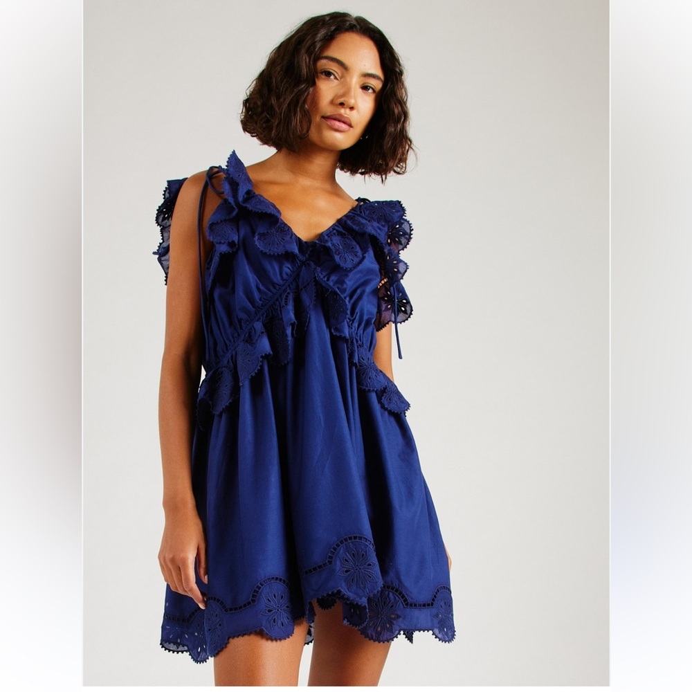 & OTHER STORIES

Embroidered Strappy Mini Dress